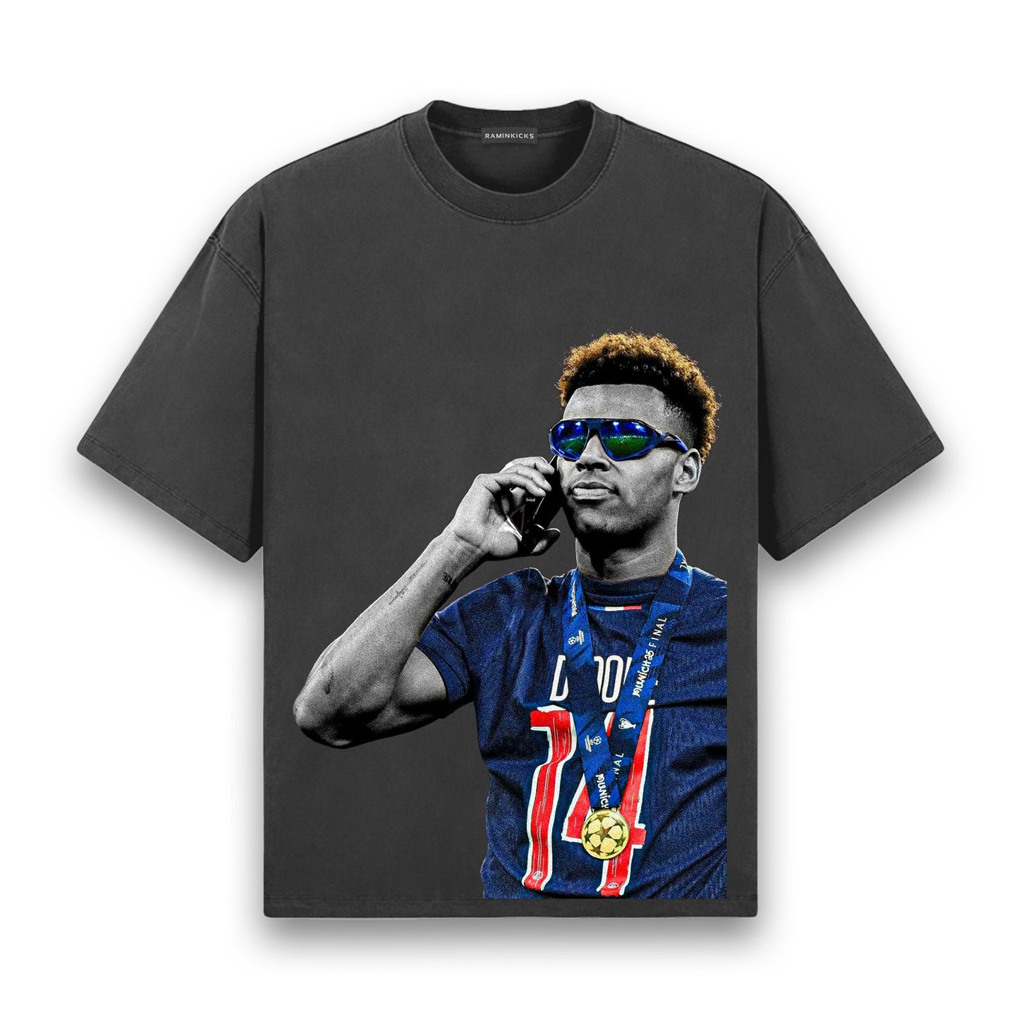 CUSTOM MONOCHROME DESIGN "T-SHIRT"